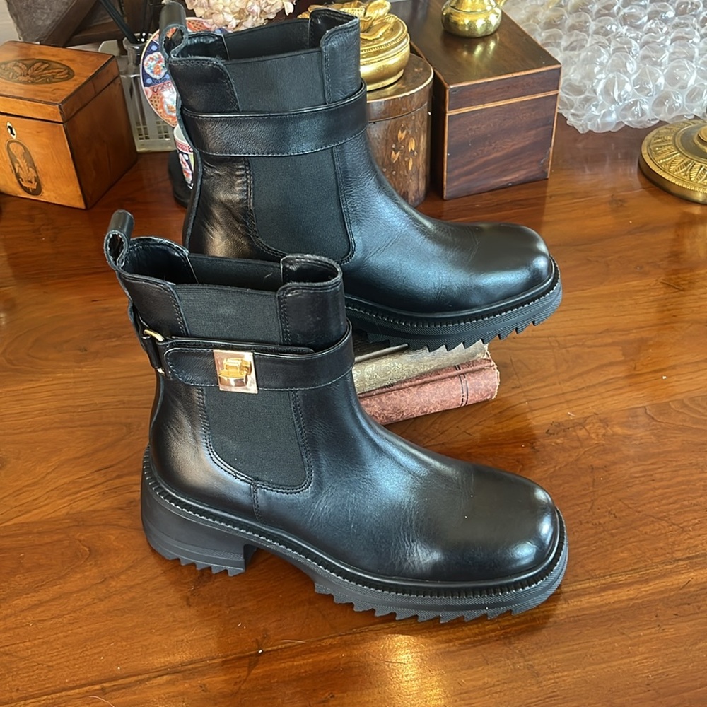 Steve Madden Gates Ankle Boots